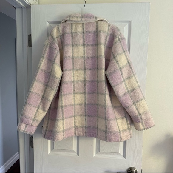Size XL Hollister Oversized Cozy Plaid Shacket - Lilac - Picture 5 of 8